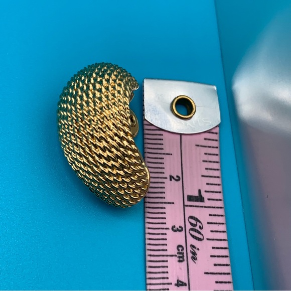 $9.99 Shipping Monet Vintage 1960’s Gold Plated Textured Half Hoop Clip Earrings - Picture 4 of 6